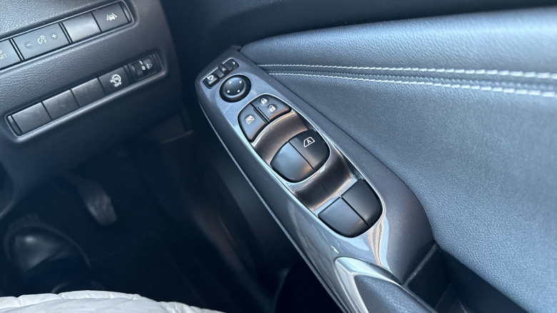 Nissan Juke 1.0 DiG-T 114 N-Connecta 5dr Petrol Hatchback